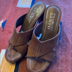 Gorgeous suede Franco Sarto sandals made in Brazil slide on sz 51/2